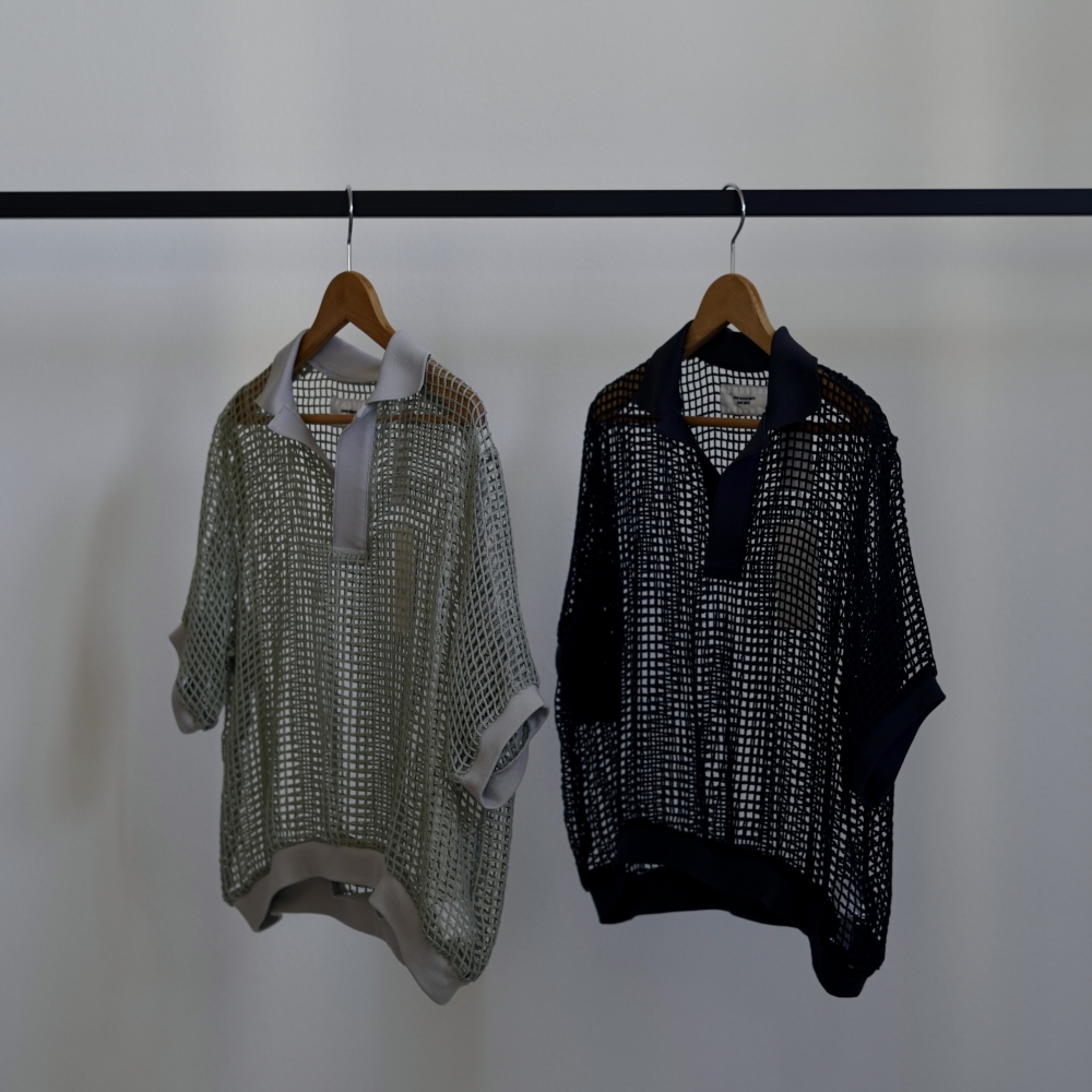 <span> レイヤードを楽しむ、JANE SMITHのメッシュポロ </span>