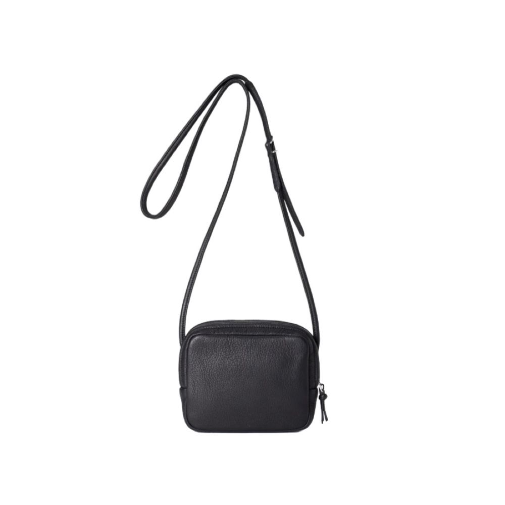 Aeta / SQUARE SHOULDER (Black) 背面