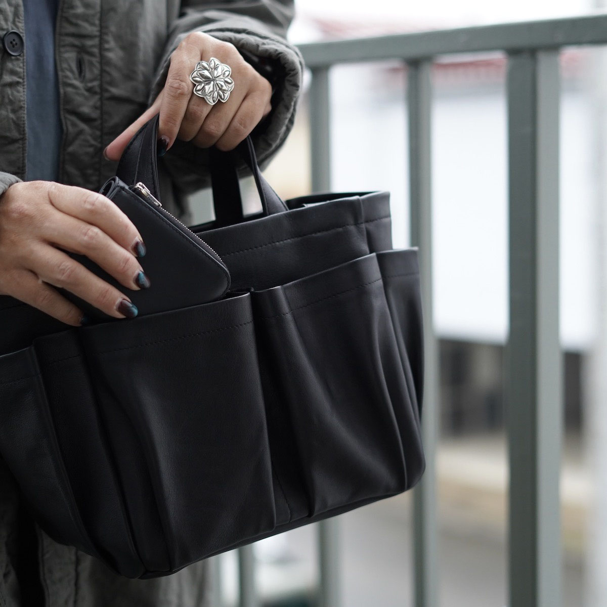 Aeta / LE45 DOUBLE HANDLE TOTE : S (Black)