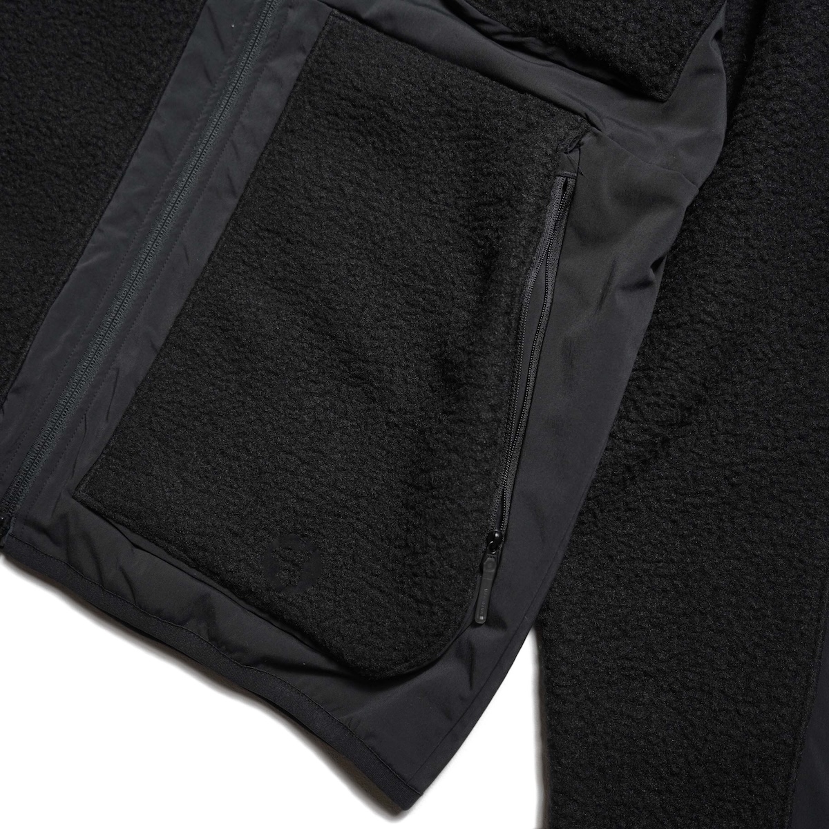 DESCENTE ALLTERRAIN 81  / FUTURE BOA FLEECE JACKET (Black) ポケット