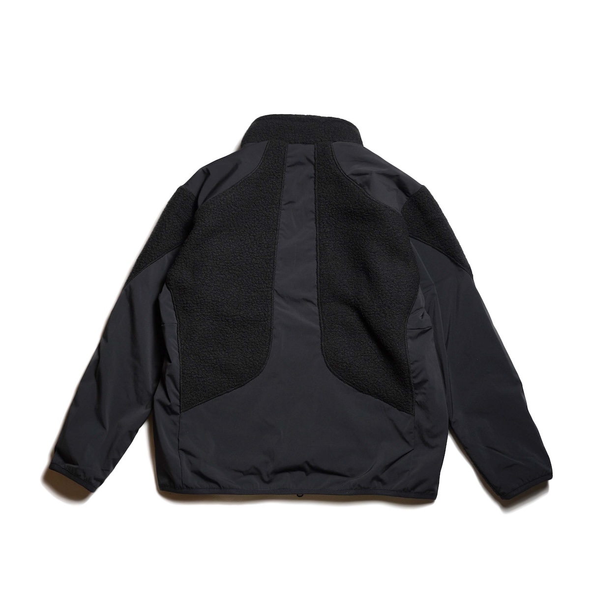 DESCENTE ALLTERRAIN 81  / FUTURE BOA FLEECE JACKET (Black) 背面