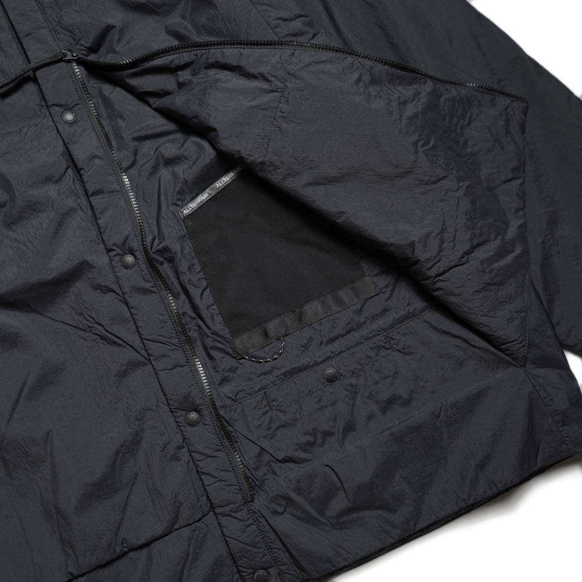 DESCENTE ALLTERRAIN 81 / INSULATED CARDIGAN  (Black) 収納部