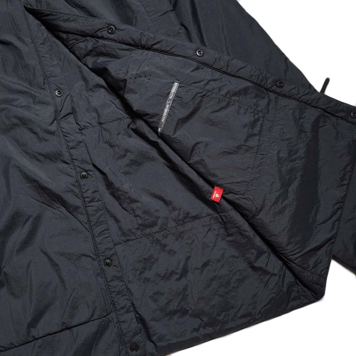 DESCENTE ALLTERRAIN 81 / INSULATED CARDIGAN  (Black) ライニング