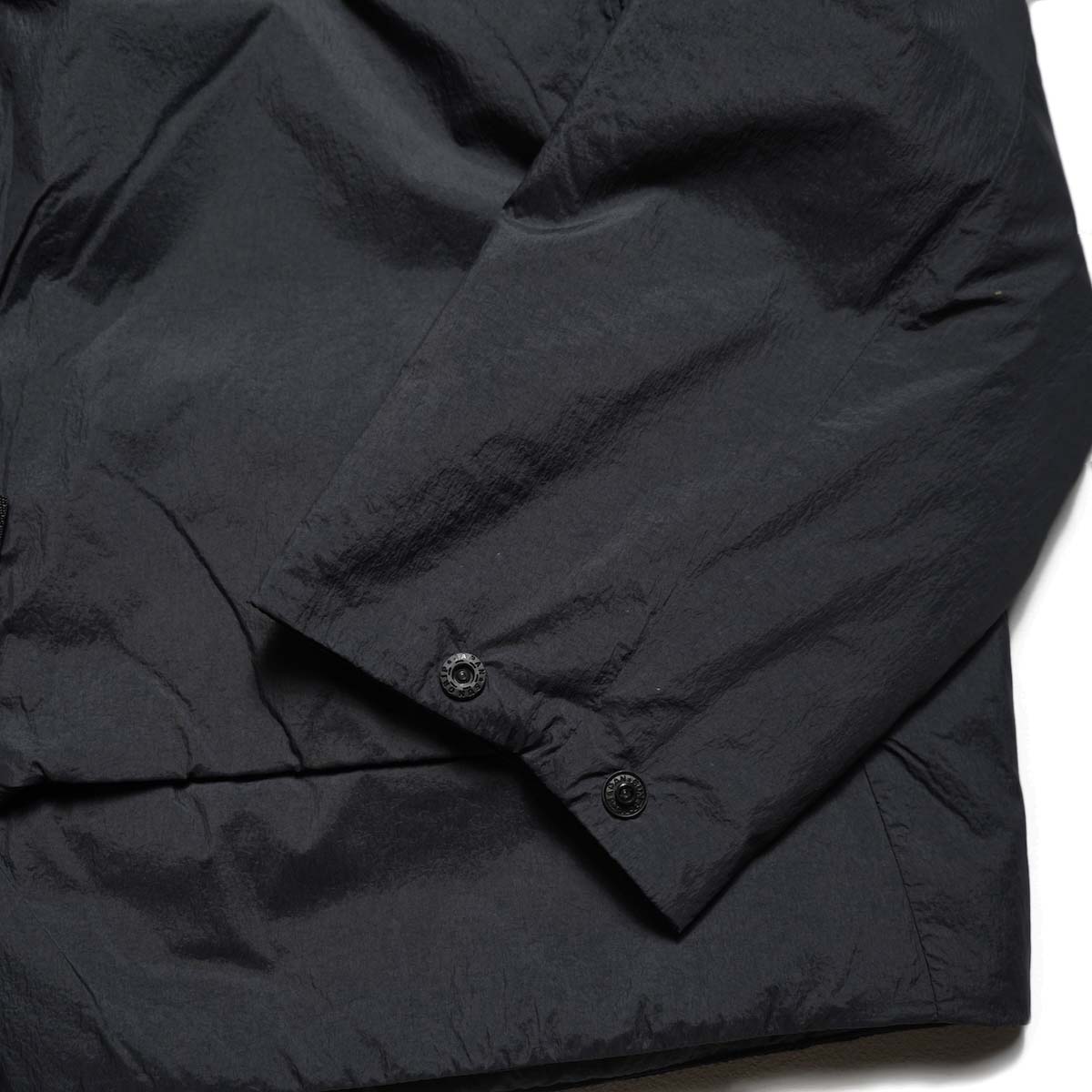 DESCENTE ALLTERRAIN 81 / INSULATED CARDIGAN  (Black) 袖先