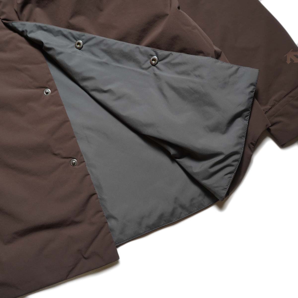 DESCENTE ALLTERRAIN I/O / INSULATED LIGHTWEIGHT L/S SHIRT  (Soil Brown) フロントボタン