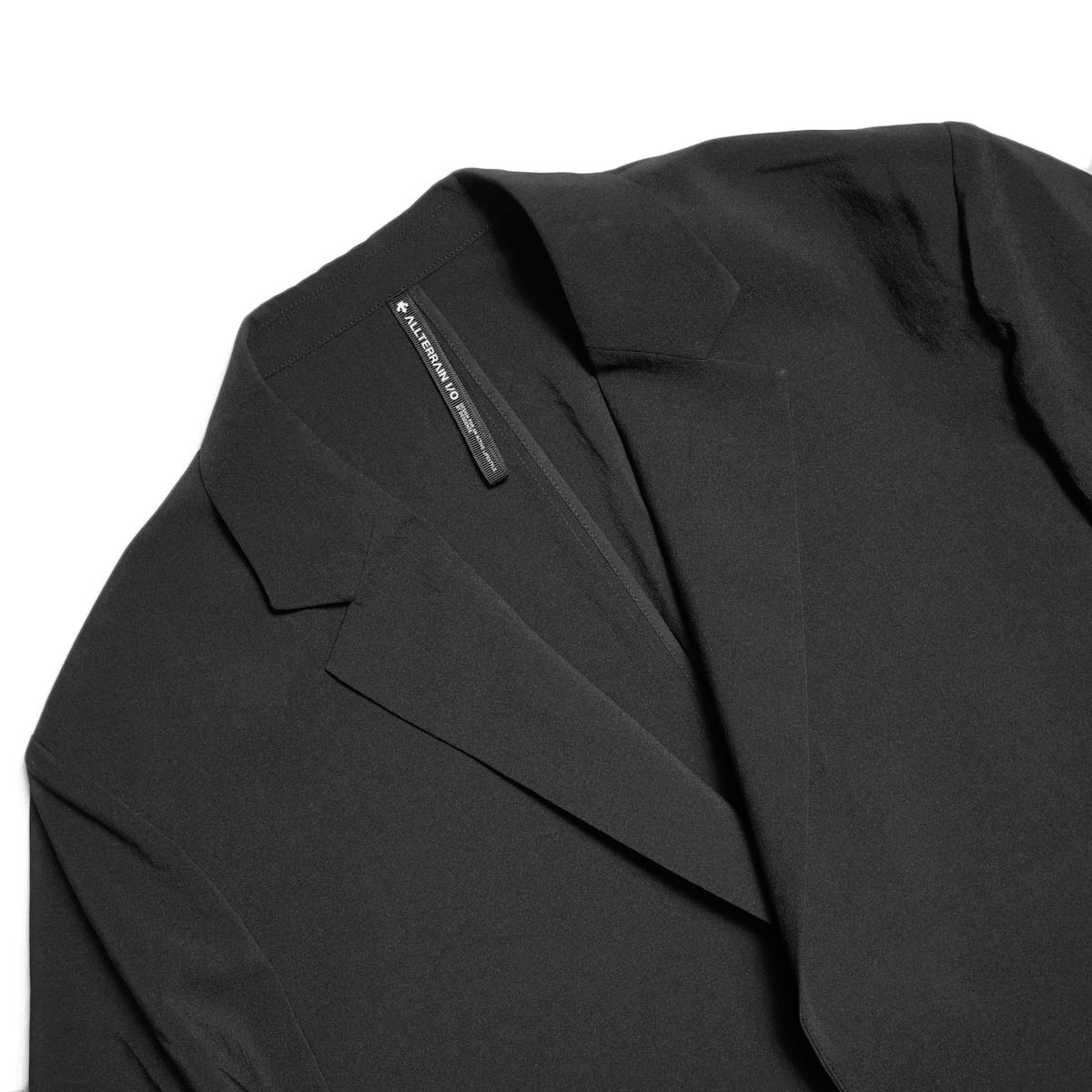 DESCENTE ALLTERRAIN I/O / LINEN LIKE TAILORED JACKET (Smoke Black)