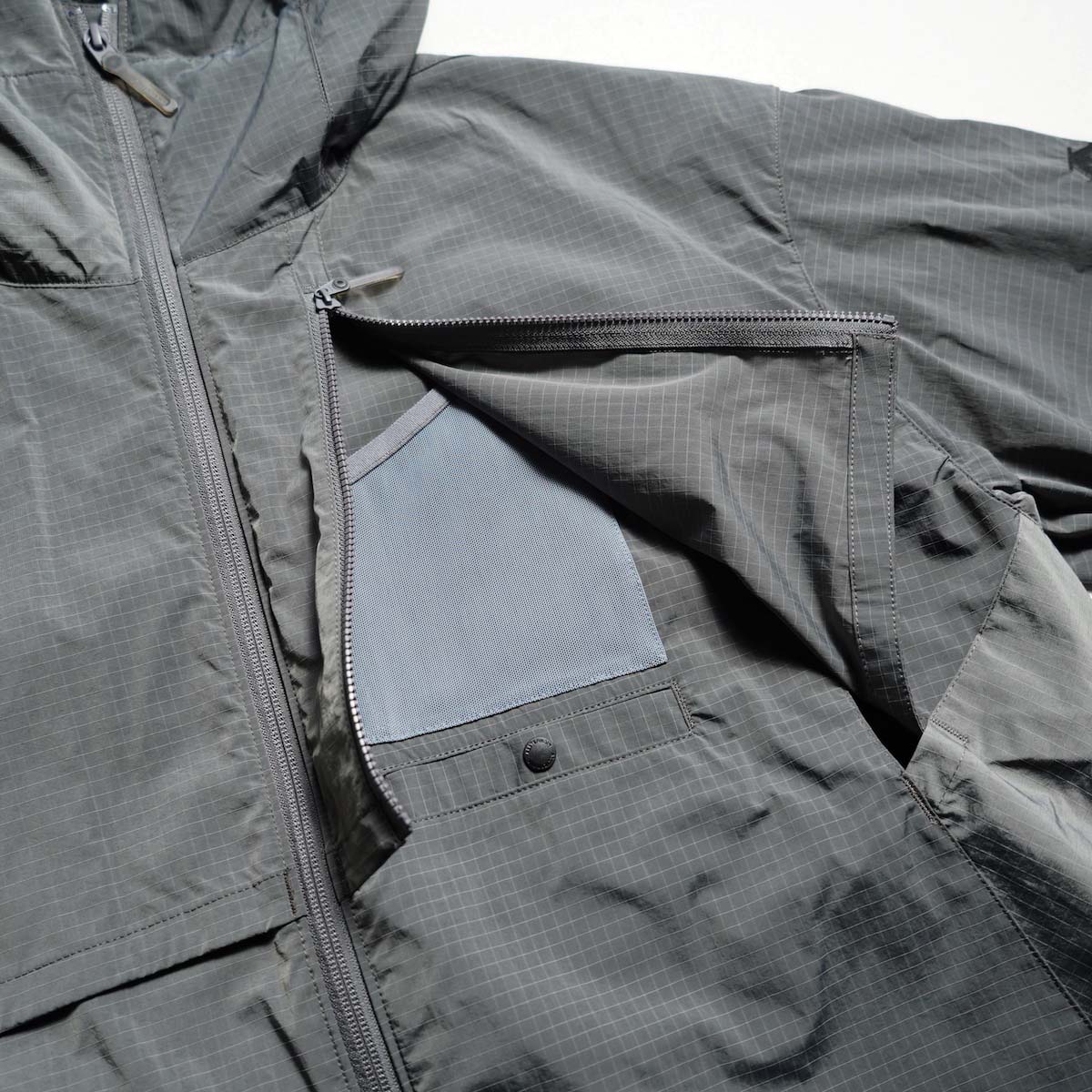 ラスト値下げ　DESCENTE ALLTERRAIN81 L ジップ破損 ラスト値下げ DESCENTE ALLTERRAIN81 L ジップ破損 【公式通販】