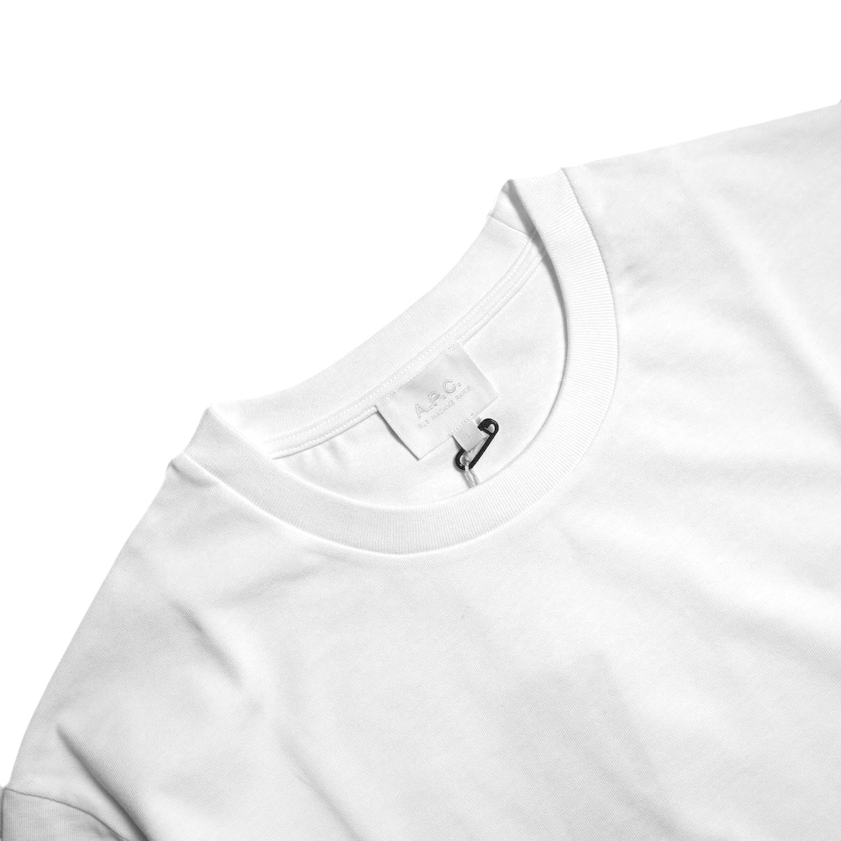 A.P.C. / 406 ロゴパッチ付Tシャツ (White)