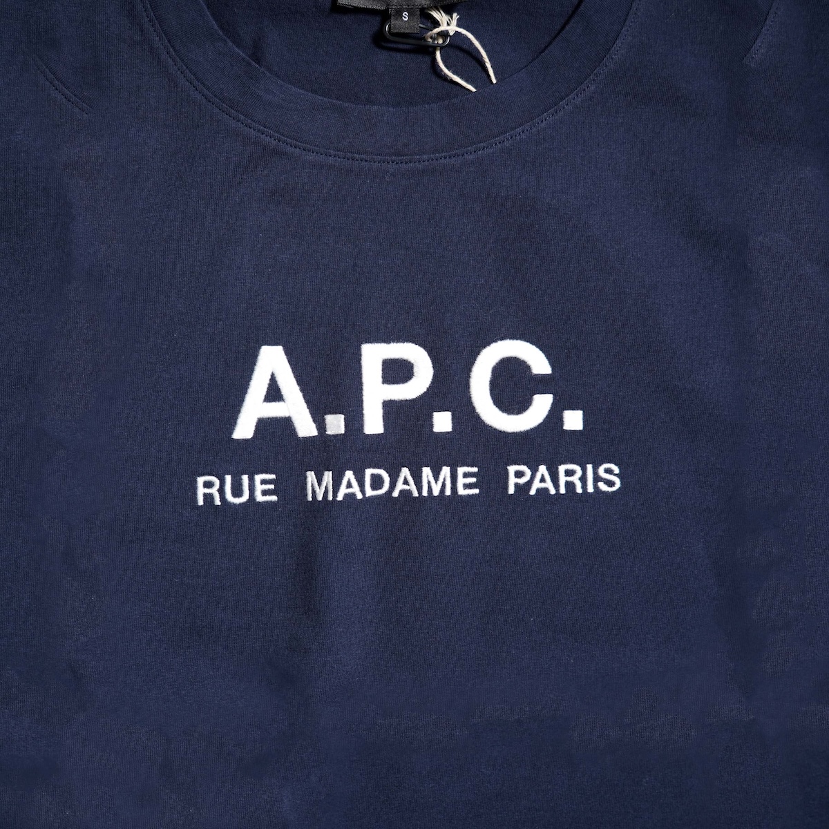 A.P.C. / RUE MADAME Tシャツ (Dark Navy)