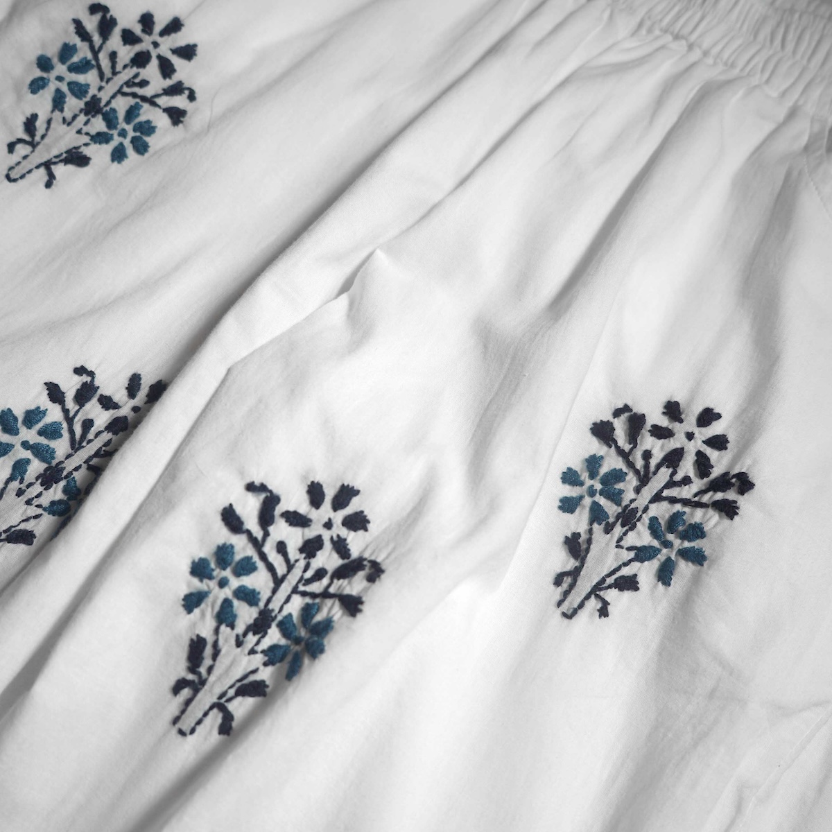 ARCHI / Hand Embroidery Pants (White)