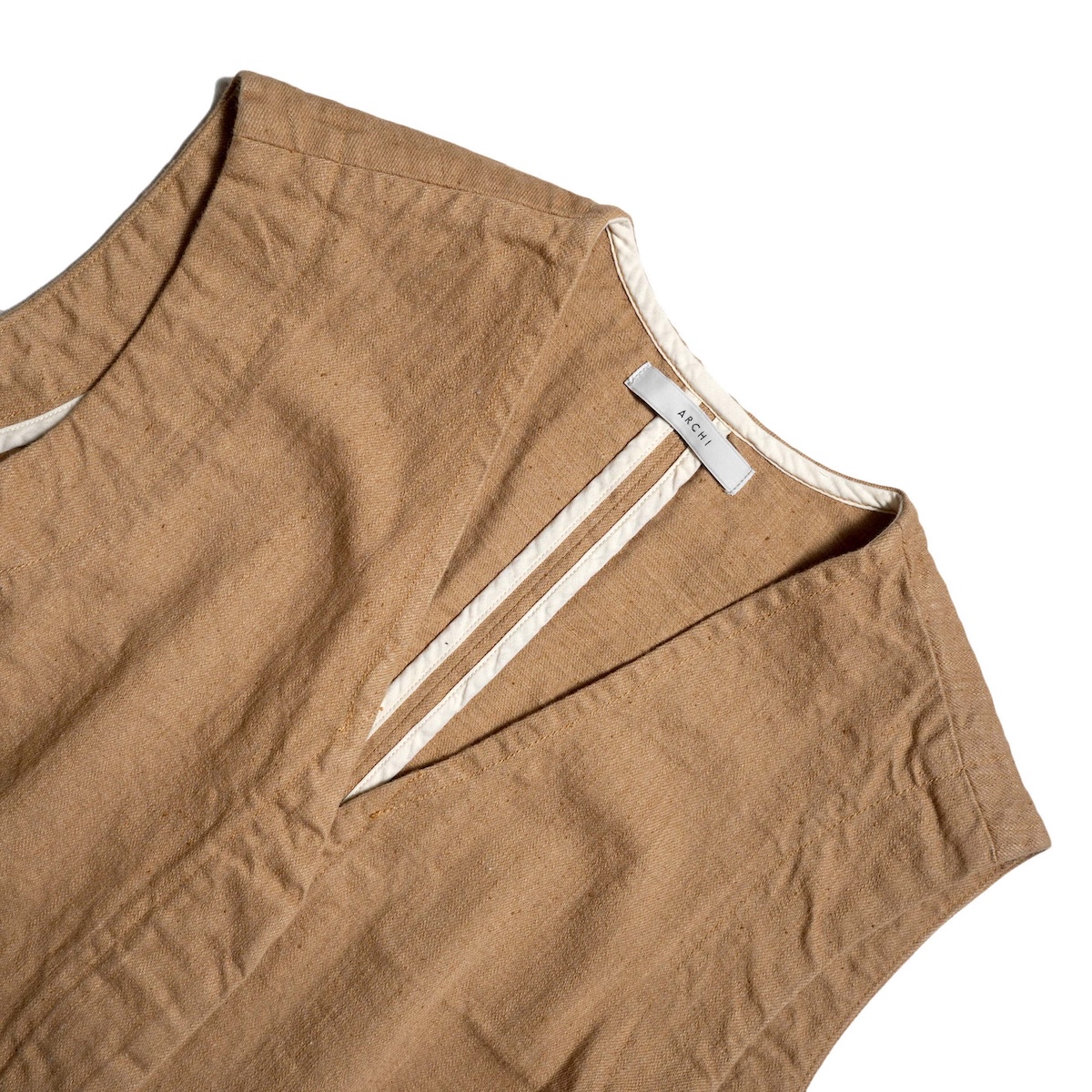 ARCHI / 13oz DENIM VEST (Beige) ネック