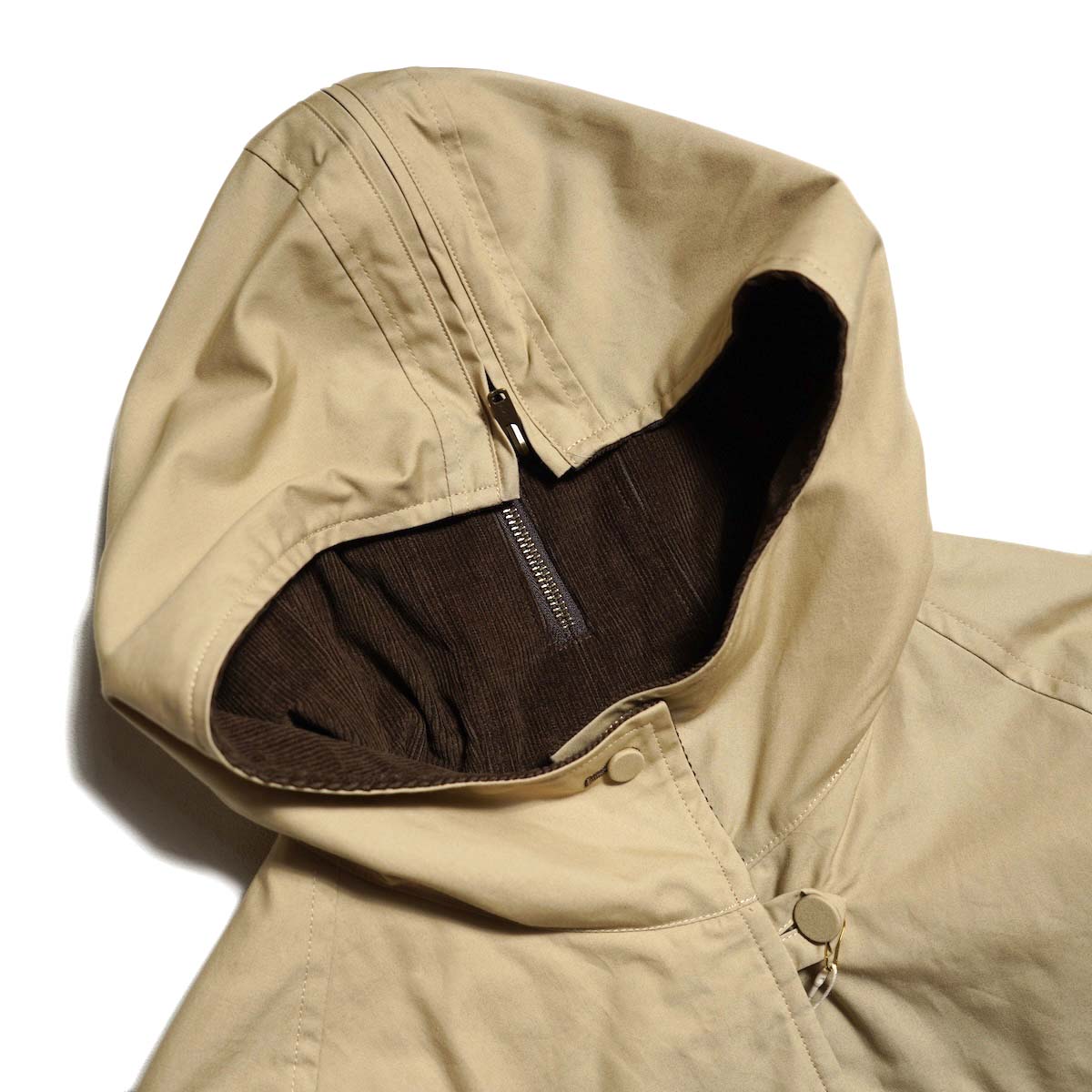 ARCHI / WEATHER CLOTH COAT (Beige/Brown) A面-フード