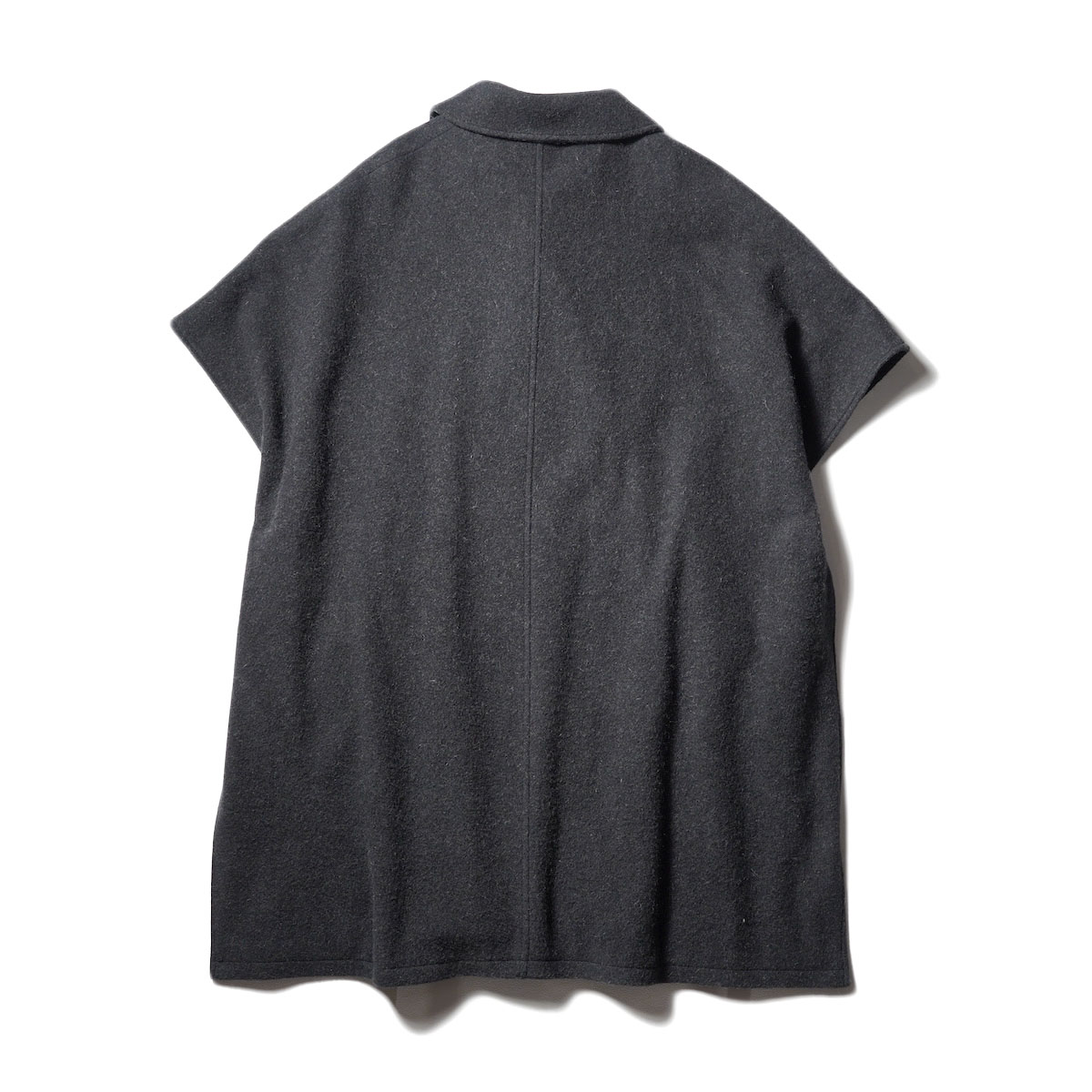 ARMEN / MELTON DOUBLE BREASTED CAPE (Dk Charcoal)