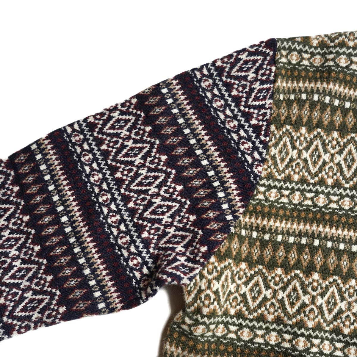 Barbour / HARDALE PATCHWORK CREW NECK (Olive) 右袖