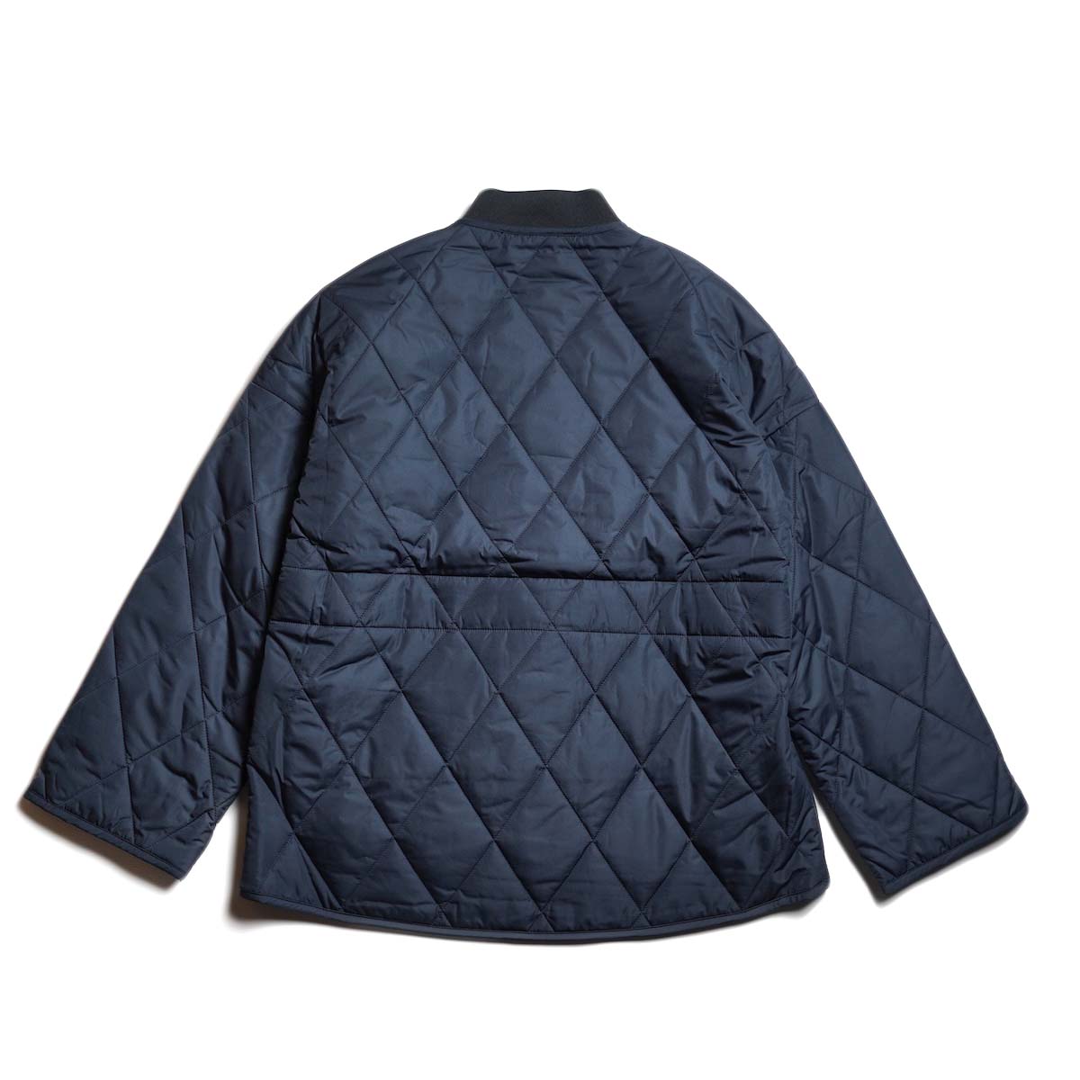 Barbour / ABERCORN QUILTED JACKET (Dk Navy / Ancient) 背面