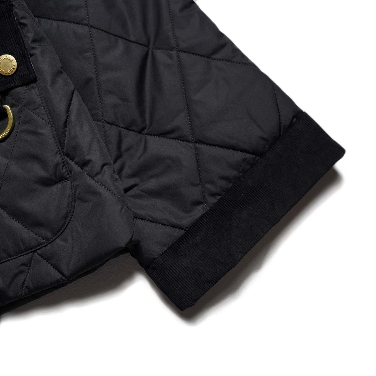 Barbour / OS TRANSPORT QUILTED JACKET (Black) 袖先