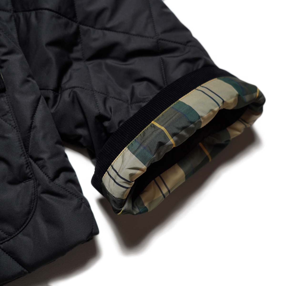 Barbour / KILNWICK QUILTED JACKET (Black) 袖、裏地