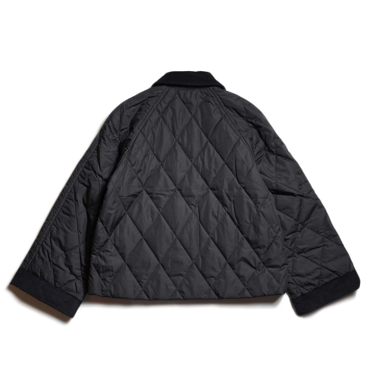 Barbour / KILNWICK QUILTED JACKET (Black) 背面
