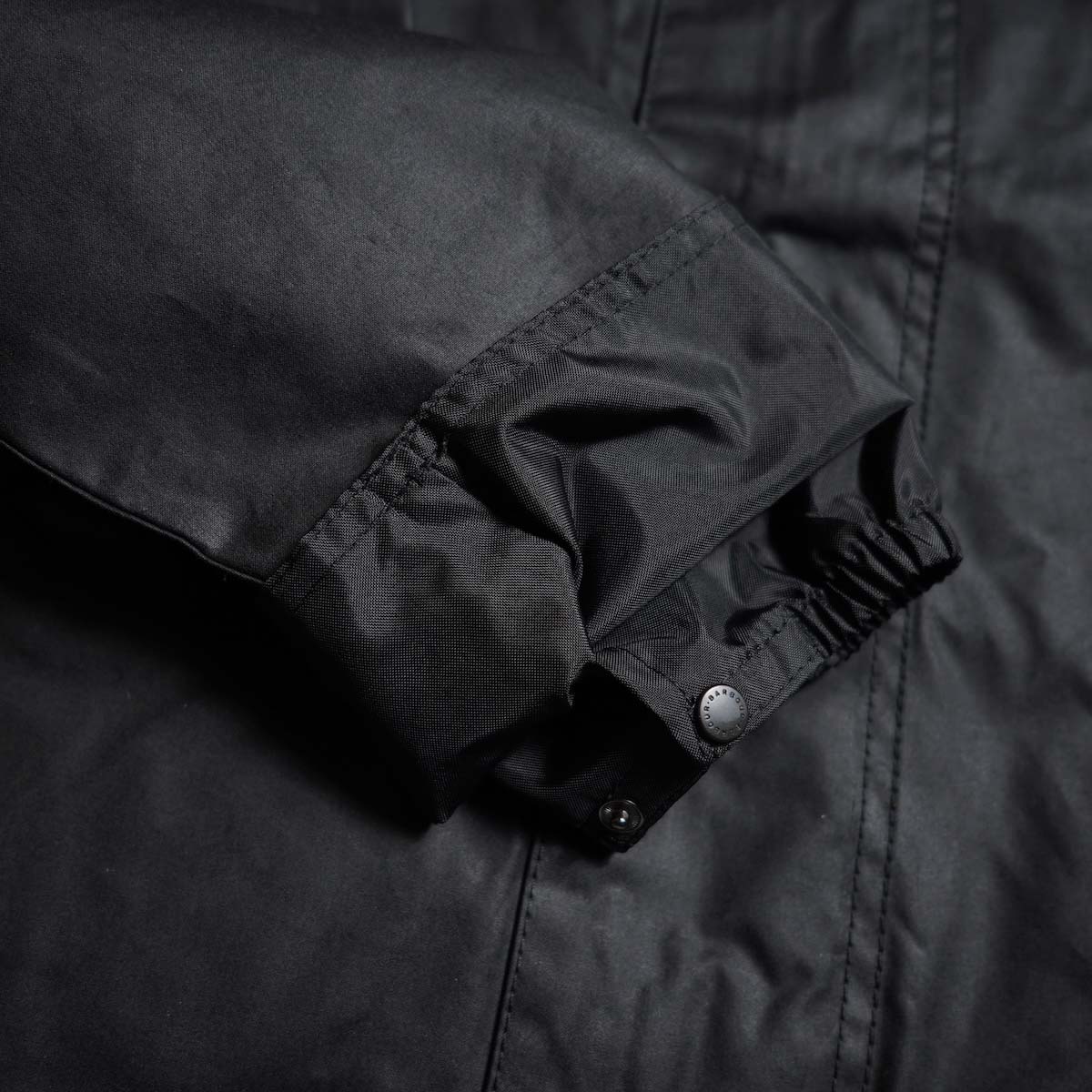 Barbour / OS TRANSPORT WAX JACKET (Black) 袖先