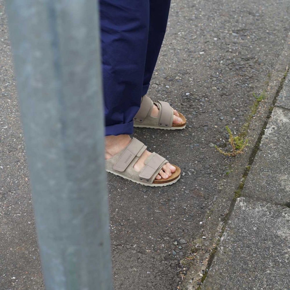BIRKENSTOCK / Uji - Suede (Taupe)着用イメージ2