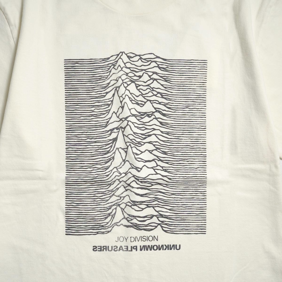 blurhms ROOTSTOCK/ JD UNKNOWN PLEASURES Invert STANDARD (Ivory)