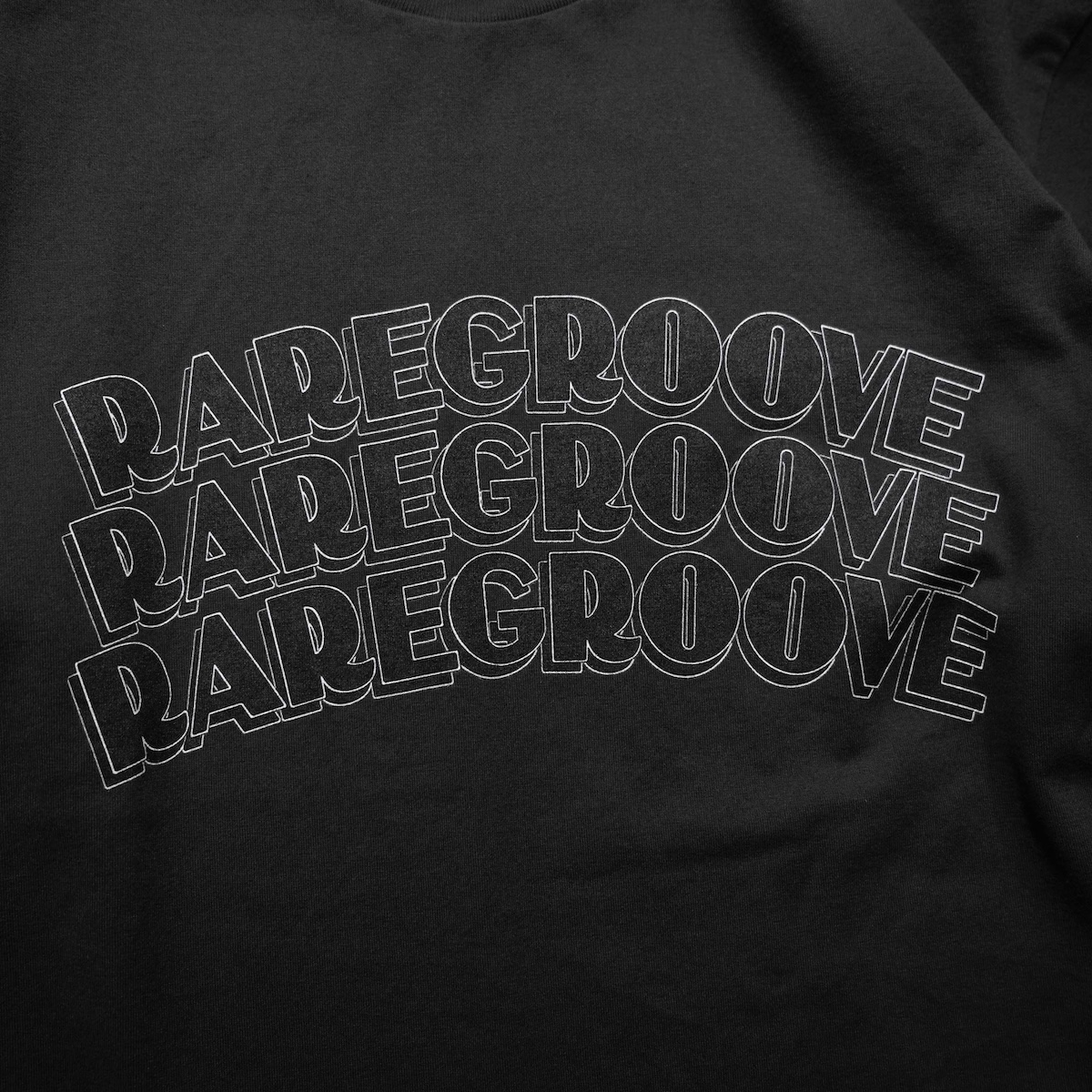 blurhms ROOTSTOCK/ RAREGROOVE Print Tee WIDE (Ink Black×Black-PT)