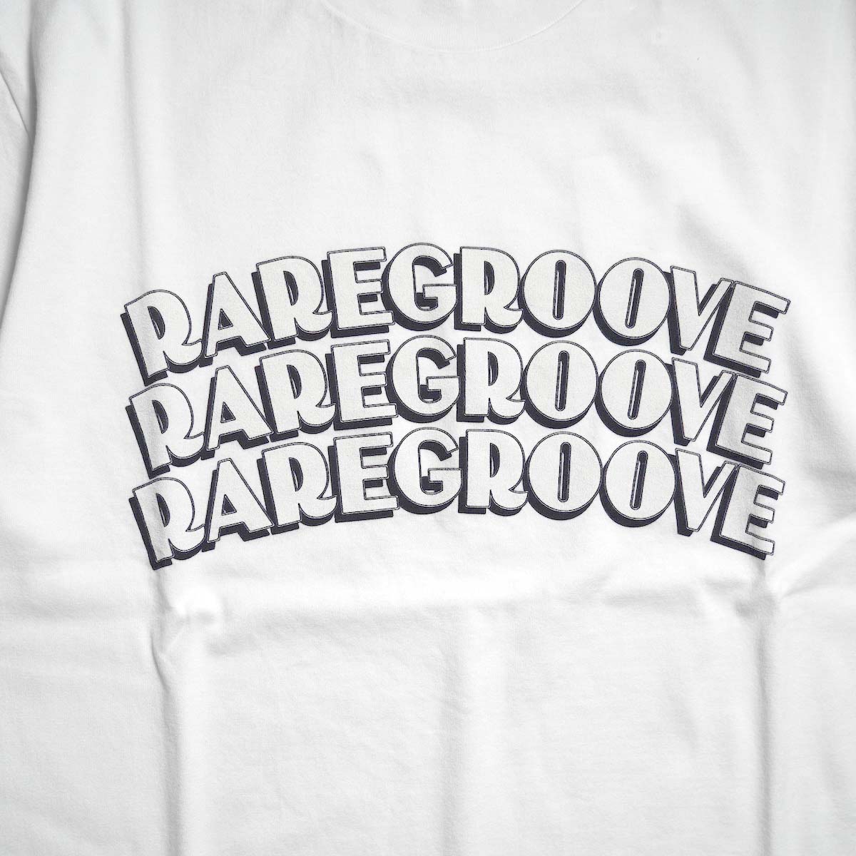 blurhms ROOTSTOCK/ RAREGROOVE Print Tee WIDE (White×White-PT)