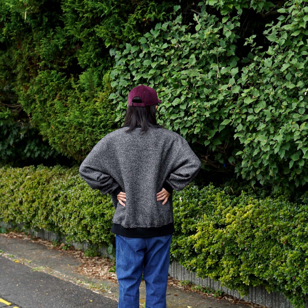 BRENA / CREW - BEL&CO CW BOUCLE MIX (Gray) 着用イメージ②