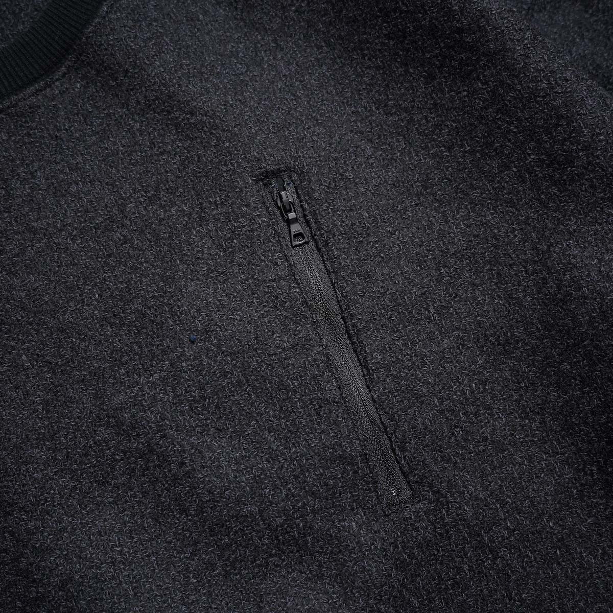 BRENA / CREW - BEL&CO CW BOUCLE MIX (Charcoal) 胸ポケット