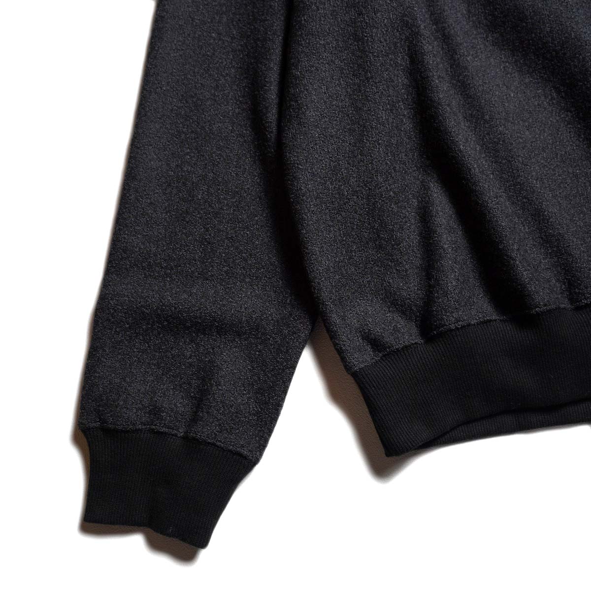 BRENA / CREW - BEL&CO CW BOUCLE MIX (Charcoal) 袖