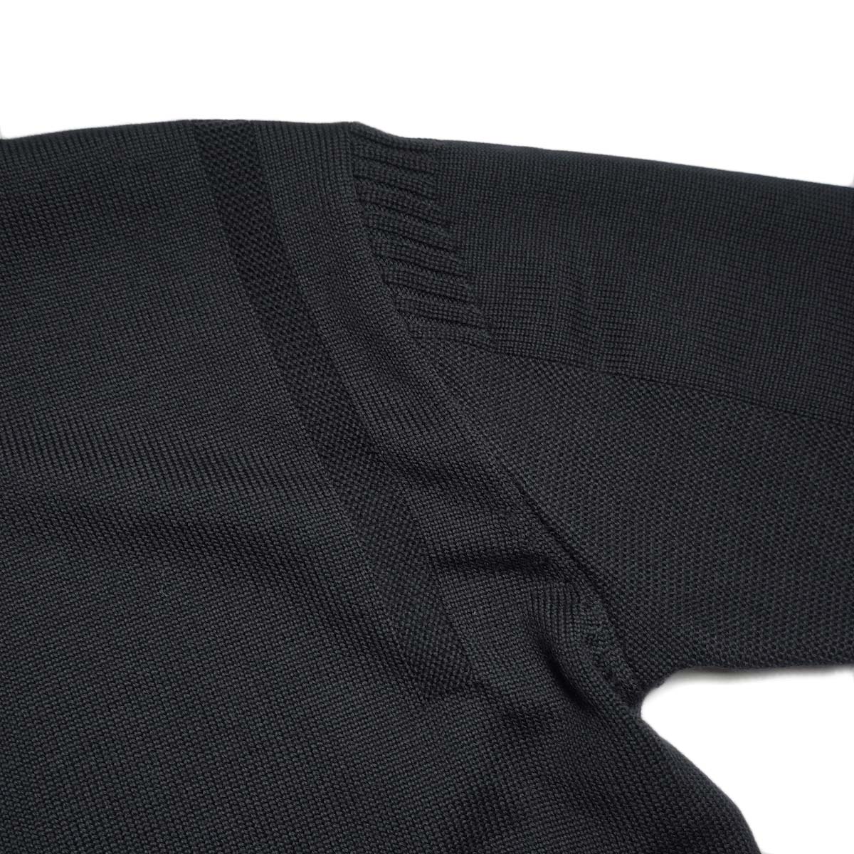 BRENA / PECHEUR - NEW ZEALAND MERINO (Black) 編地