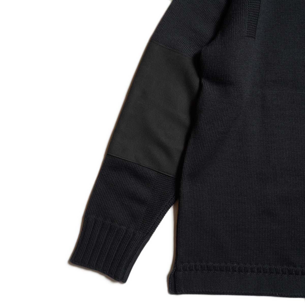 BRENA / PECHEUR - NEW ZEALAND MERINO (Black) エルボーパッチ