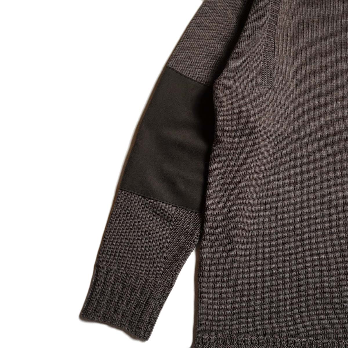 BRENA / PECHEUR - NEW ZEALAND MERINO (Brown) エルボーパッチ