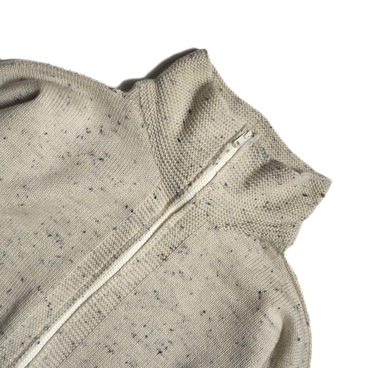 CALEDOOR / Merino Wool zip-up jumper Made by GUERNSEY WOOLLENS (Nepp De Nieve) ネック
