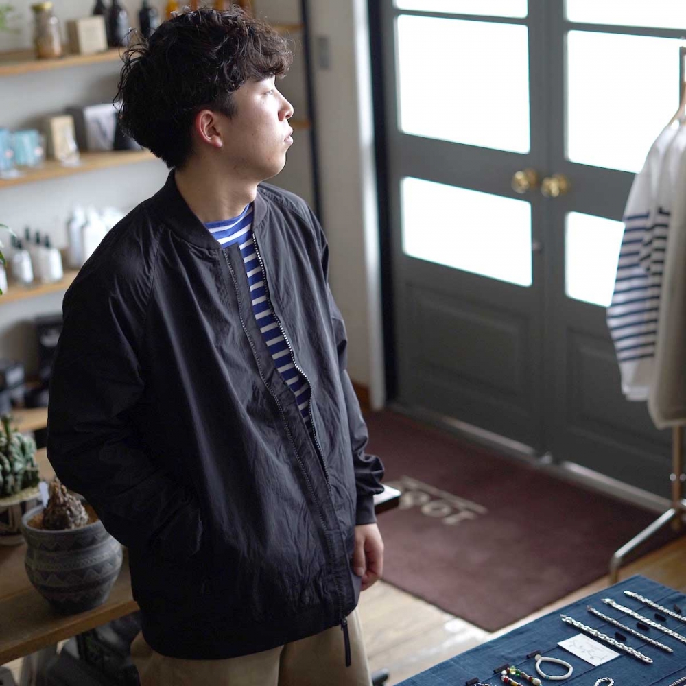 カナダグースFaber Bomber Black Label