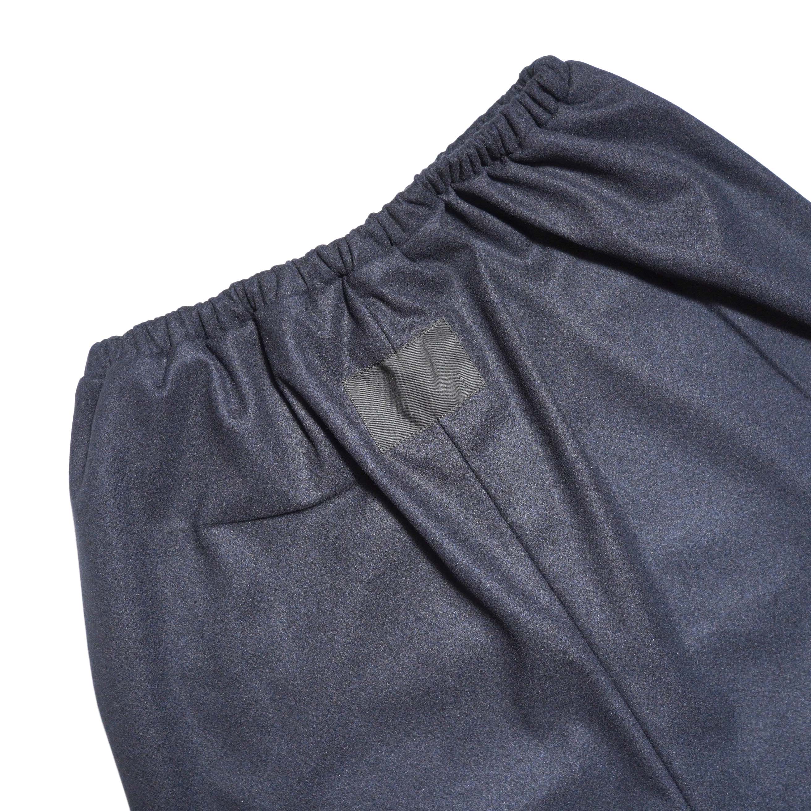 COGTHEBIGSMOKE / ALISON TROUSERS (Navy) 背面・タグ