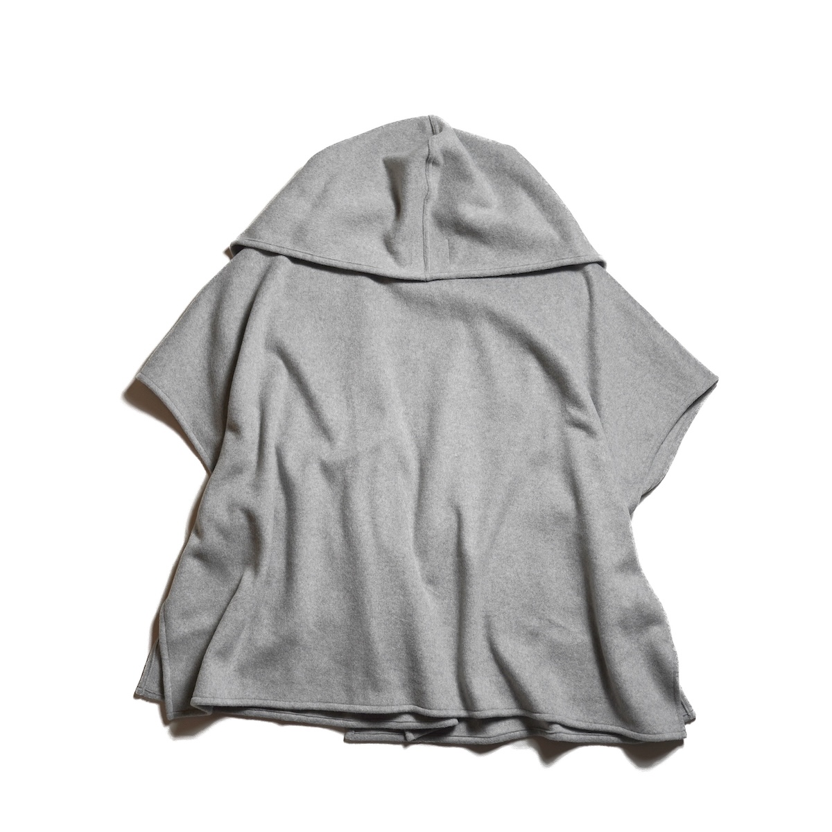 COGTHEBIGSMOKE / GITTY HOODED CAPE (Lt Grey)