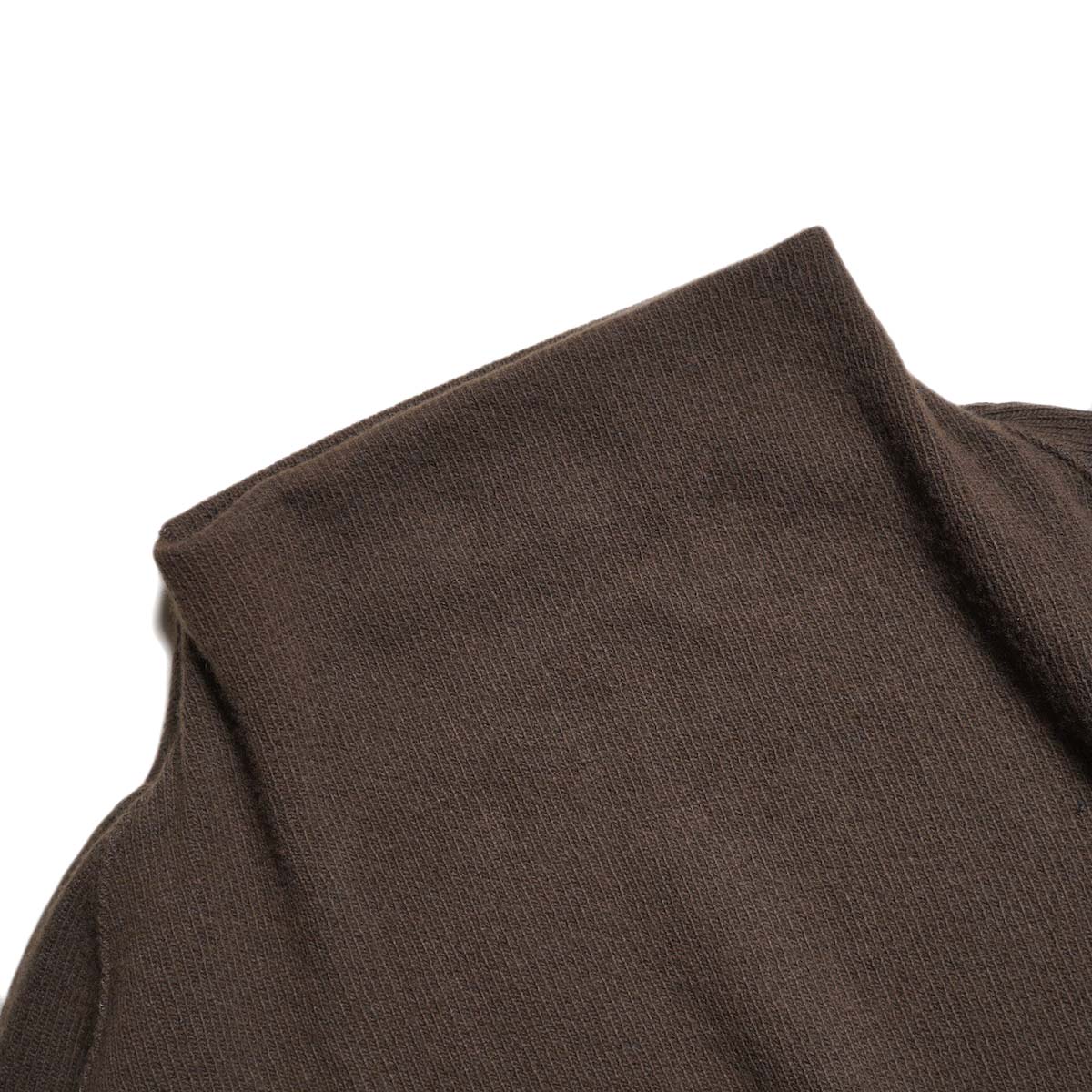 COGTHEBIGSMOKE / KORA BOTTLE NECK TOP (Chocolate) ネック