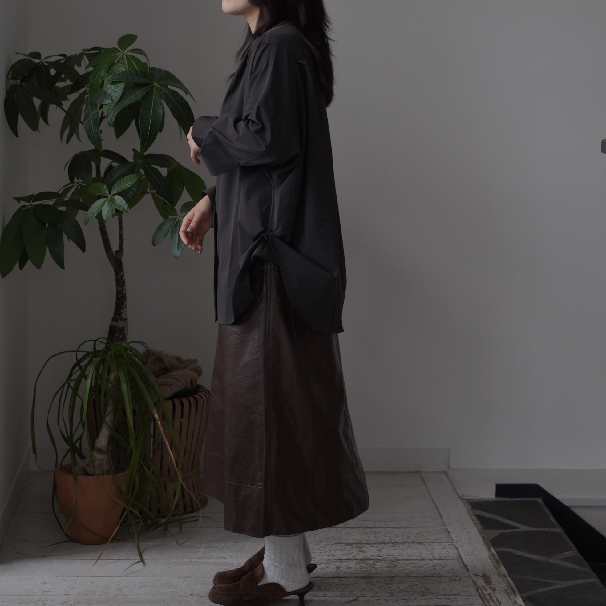 COGTHEBIGSMOKE / OLGA BAND COLLAR SHIRT (Black) 155cm/size 1 着用②※chocolate着用