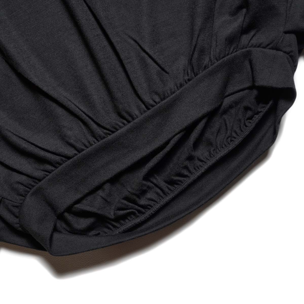COGTHEBIGSMOKE / ONIX CREW NECK TOP (Black) 裾リブ