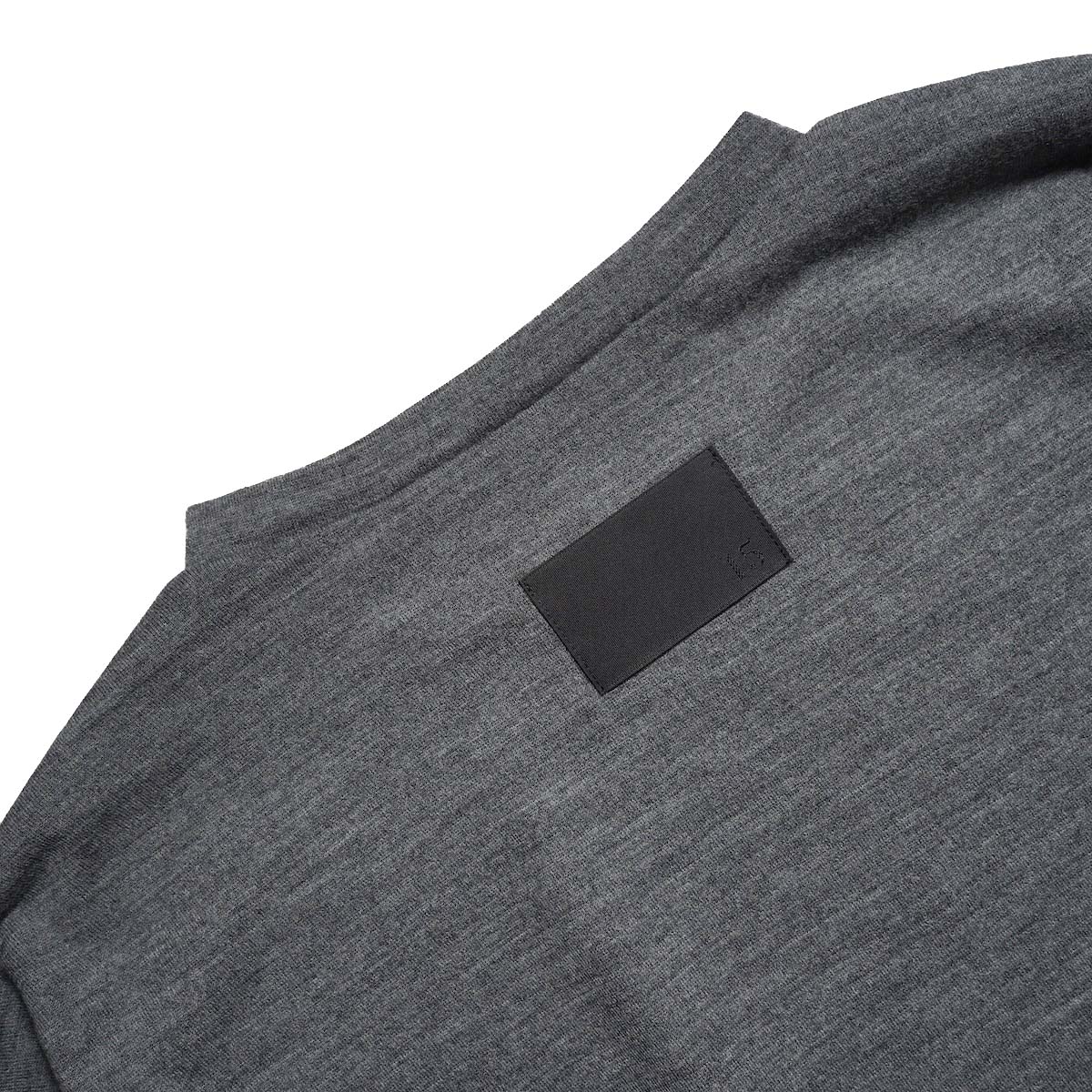 COGTHEBIGSMOKE / ONIX CREW NECK TOP (Charcoal) タグ