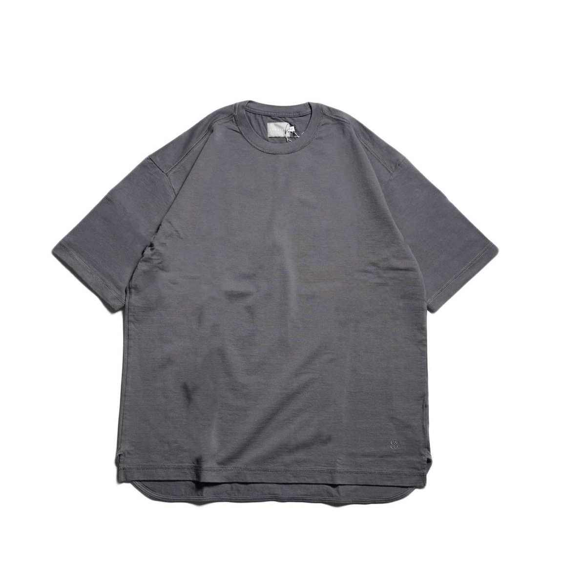 CURLY&amp;Co. / BASIC COTTON CREW-NECK TEE (Charcoal)