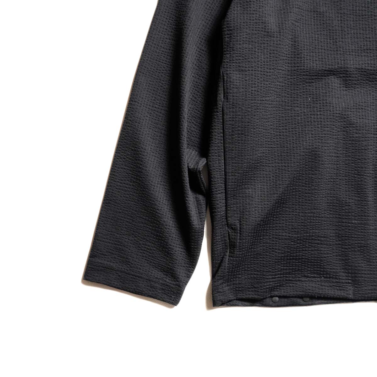 CURLY&Co. / SEERSUCKER SNAP BUTTON CARDIGAN (Black)
