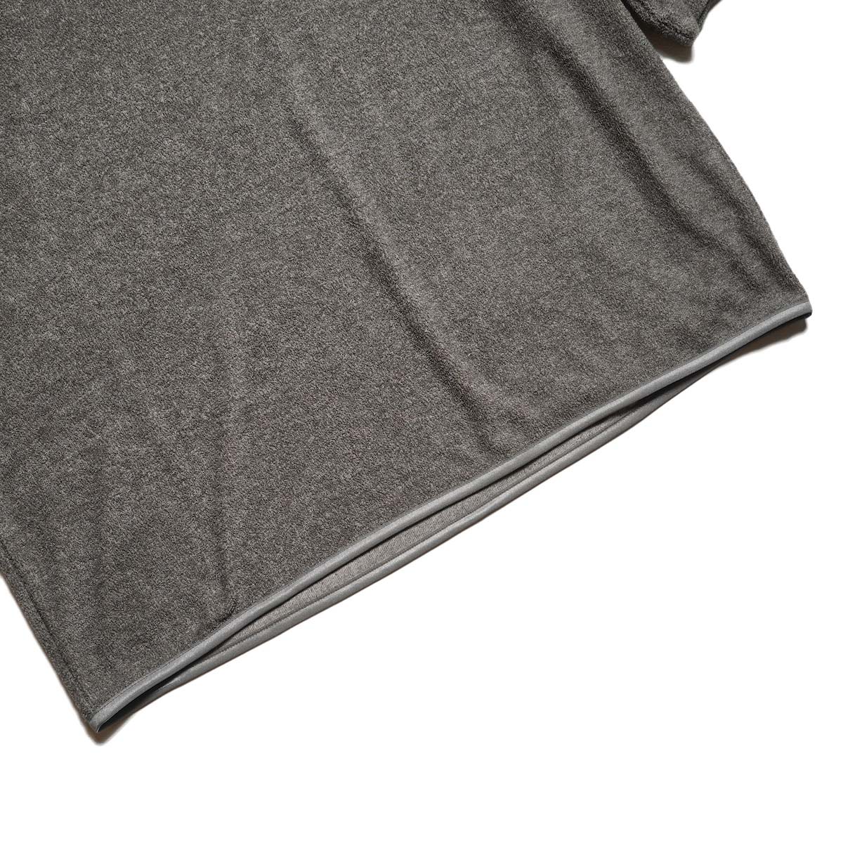 CURLY&Co. / VINTAGE PILE Q/S TEE (Charcoal) 裾