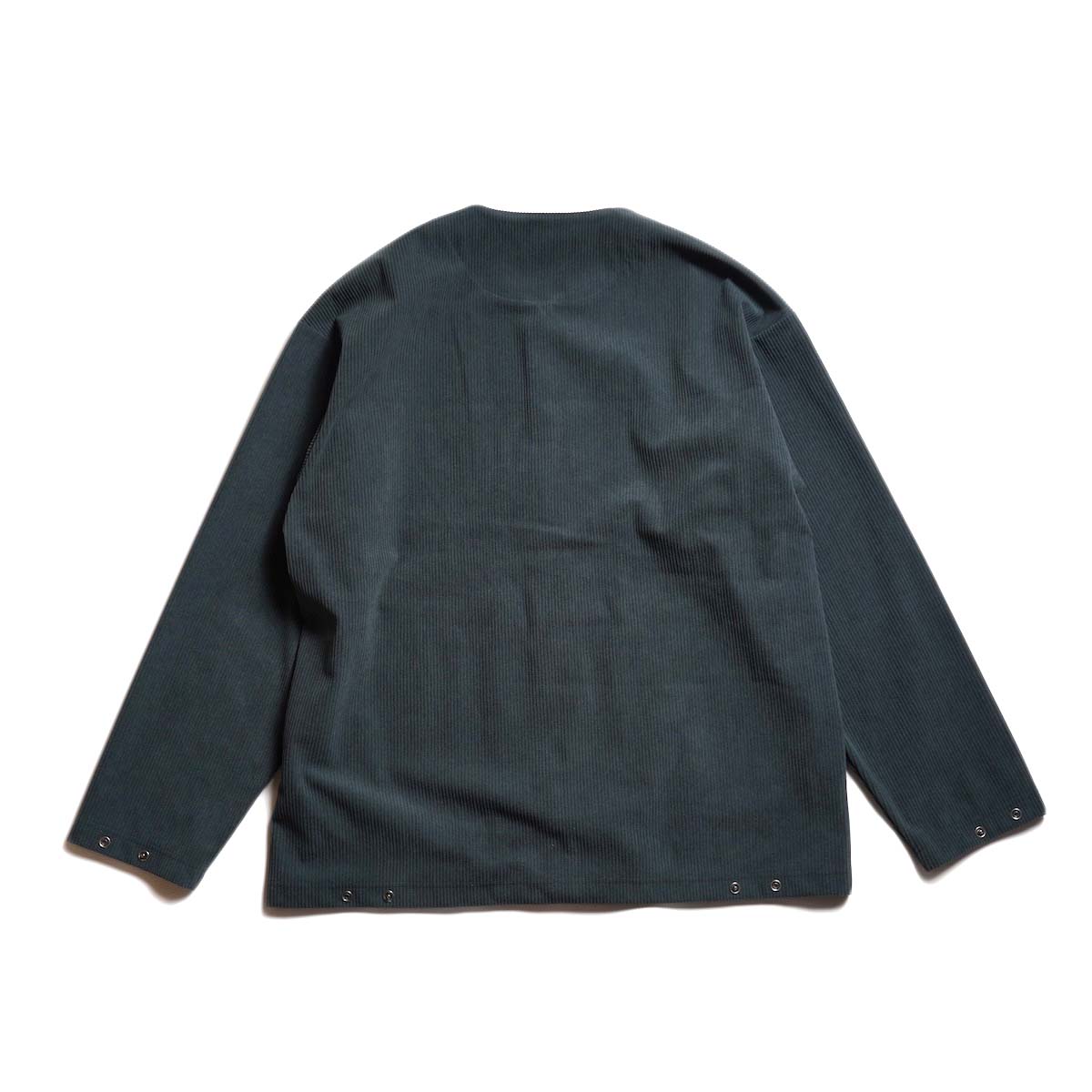 CURLY&Co. / TRICOT CORDUROY SNAP BUTTON CARDIE (Cadet Blue) 背面