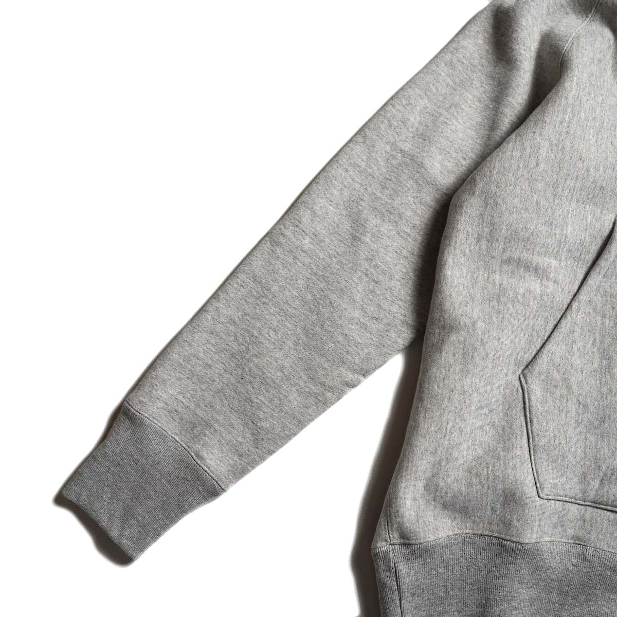 CURLY&Co. / RAFFY ZIP-UP PARKA (Gray) 袖