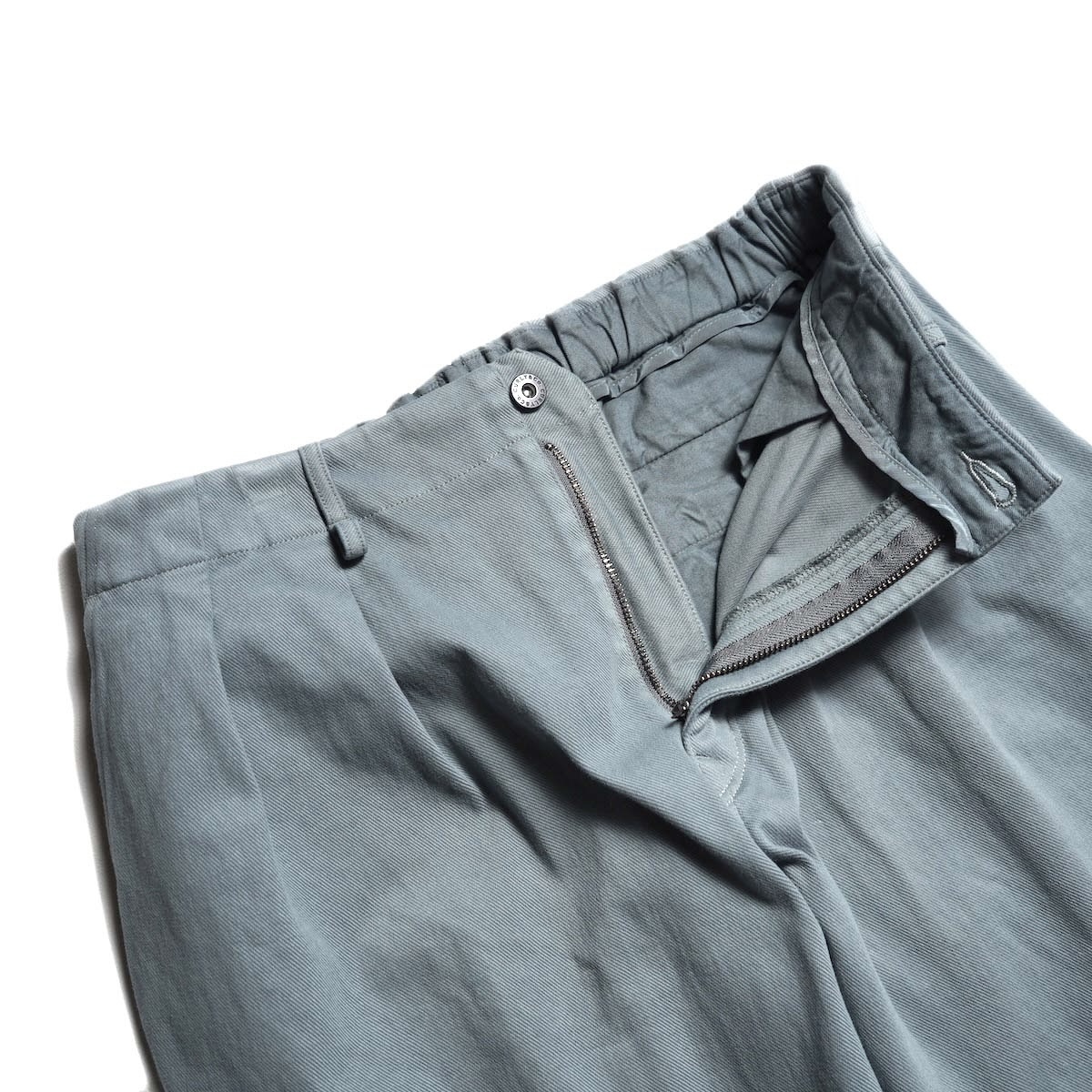 CURLY&Co. / KNIT DENIM 2 TUCK EZ WIDE SLACKS (Steel Gray)