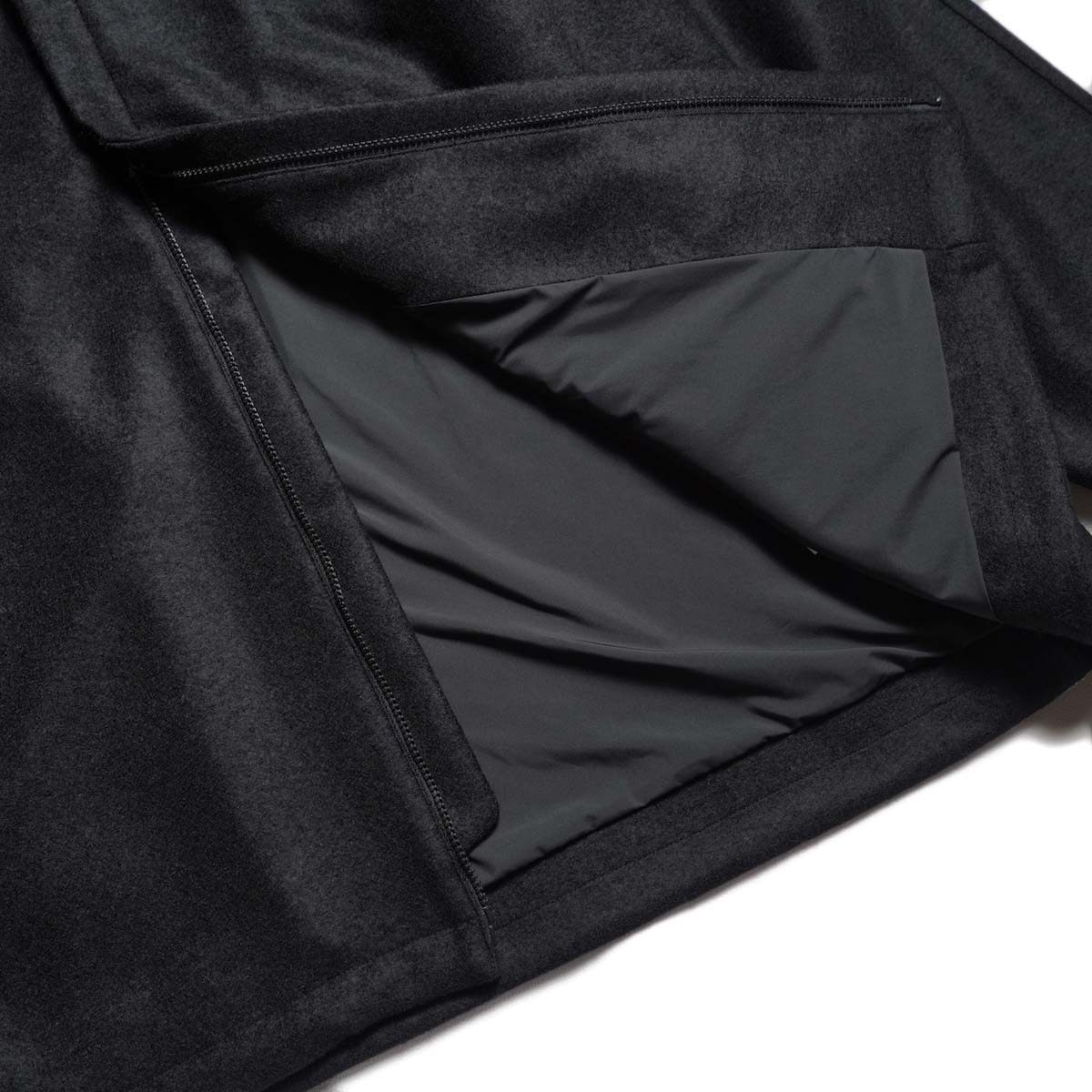 CURLY&Co. / PRESSED WOOL JERSEY BLOUSON (Black) ファスナー