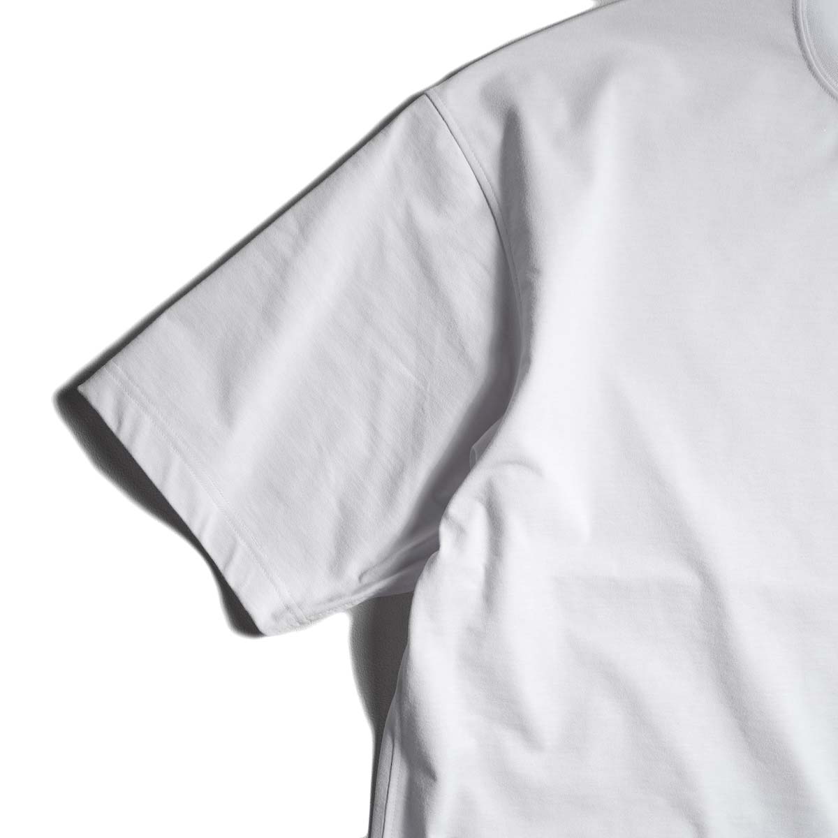 DAIWA PIER39 / TECH DRAWSTRING S/S TEE (White)
