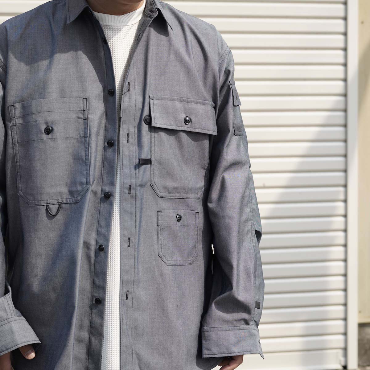 DAIWA PIER39 / TECH MULTI POCKET CHAMBRAY SHIRT L/S (Black)